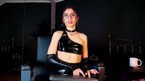 Maite online show from 02-12-25, 01:16