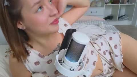  MIA  I will be here Monday Wednesday Thursday Saturday online show from 12-01-25, 09:14