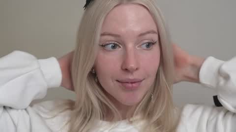 STELLA  Im here today online show from 02-03-25, 03:17