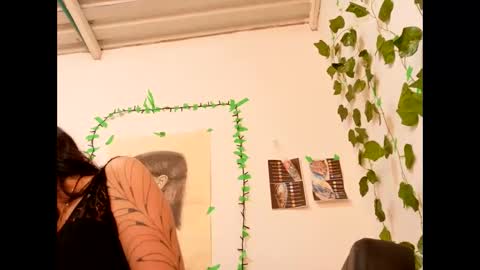 Snapshot of myagosling13 chatting on 09-12-25, 05:02 miagosling NTMU Dont forget follow me online show from 09-12-25, 05:02