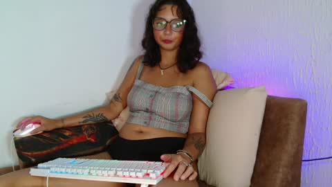 Snapshot of myamillor chatting on 04-06-26, 10:11 myamillor online show from 04-06-26, 10:11