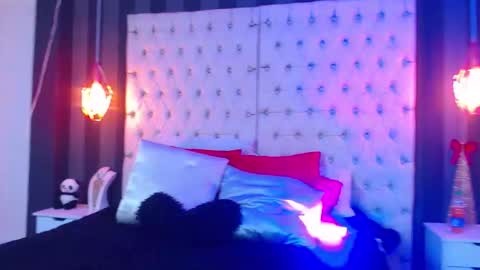    Mya   online show from 12-21-25, 08:49