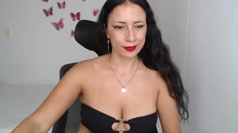 Snapshot of myc_sw_couple chatting on 02-02-25, 05:26 mary and charlie online show from 02-02-25, 05:26