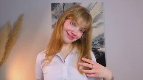 Snapshot of myismira chatting on 10-18-25, 04:37 Mira online show from 10-18-25, 04:37