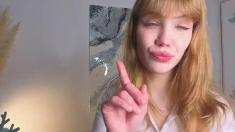 Snapshot of myismira chatting on 10-30-25, 04:14 Mira online show from 10-30-25, 04:14