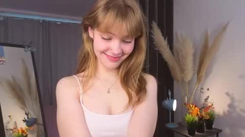 Snapshot of myismira chatting on 11-13-25, 04:11 Mira online show from 11-13-25, 04:11
