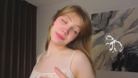 Snapshot of myismira chatting on 12-14-25, 04:18 Mira online show from 12-14-25, 04:18