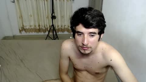 Snapshot of myke_xxx chatting on 09-21-25, 02:35 mike online show from 09-21-25, 02:35