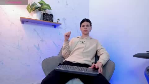 Mykel   online show from 10-10-25, 03:33