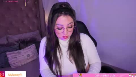 Snapshot of myla_mayfield chatting on 10-29-25, 11:45 Myla online show from 10-29-25, 11:45