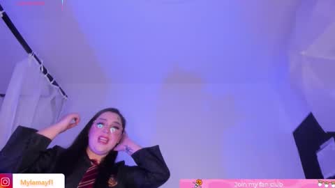 Snapshot of myla_mayfield chatting on 10-30-25, 11:33 Myla online show from 10-30-25, 11:33