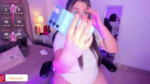 Snapshot of myla_mayfield chatting on 11-13-25, 11:42 Myla online show from 11-13-25, 11:42