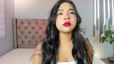 Snapshot of mylarossi chatting on 12-04-25, 12:25 Rossi online show from 12-04-25, 12:25