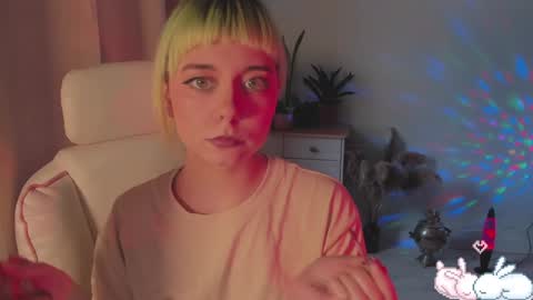 MylaFlores online show from 12-15-24, 09:03