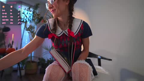 Snapshot of myliss chatting on 10-31-25, 03:13 Liss Next stream December1 online show from 10-31-25, 03:13