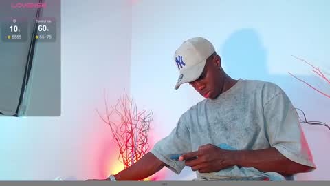 Mylo Wallace  online show from 12-11-24, 04:31