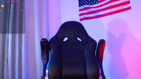 Snapshot of mylowallacee chatting on 11-27-25, 09:17 Mylo Wallace online show from 11-27-25, 09:17