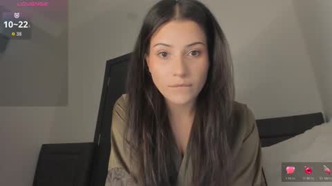 Snapshot of mymelisa chatting on 12-16-25, 06:24 hey its Mel online show from 12-16-25, 06:24