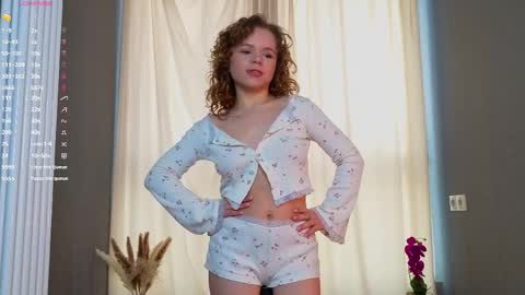 Monique with Curls online show from 04-08-26, 06:13