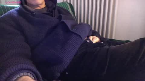 Bi sexy guy lovense hush is on private is open or password show tip if you like. online show from 02-05-25, 03:09