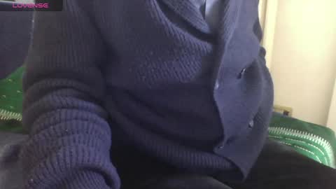 Bi sexy guy lovense hush is on private is open or password show tip if you like. online show from 03-06-25, 03:02