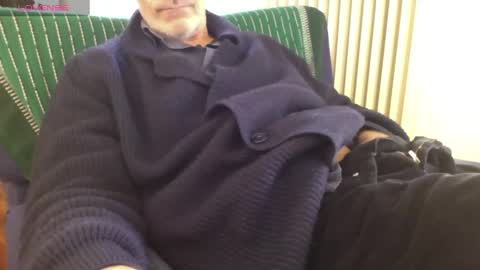 Bi sexy guy lovense hush is on private is open or password show tip if you like. online show from 03-10-25, 11:10