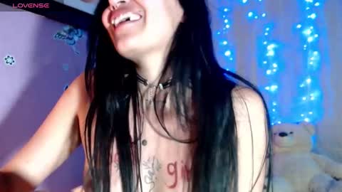 Snapshot of myomi_nix chatting on 12-11-24, 09:30 myomi online show from 12-11-24, 09:30