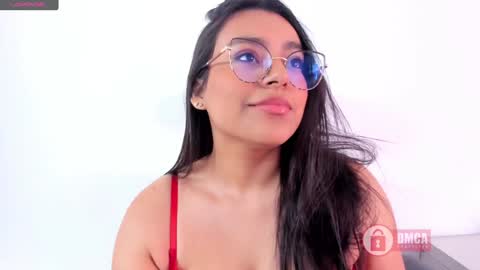 Snapshot of mypretty_isabella chatting on 01-11-25, 02:58 Bella online show from 01-11-25, 02:58