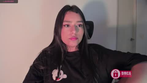 Snapshot of mypretty_isabella chatting on 02-18-25, 05:53 Bella online show from 02-18-25, 05:53