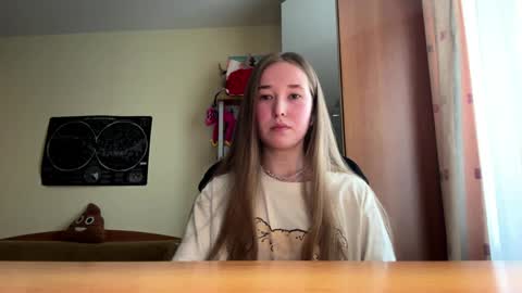 Snapshot of myrticetaraschke chatting on 05-19-26, 09:59 Lana online show from 05-19-26, 09:59