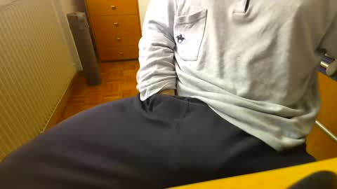 Snapshot of mysecr3tsins chatting on 12-02-24, 02:30 Ben online show from 12-02-24, 02:30