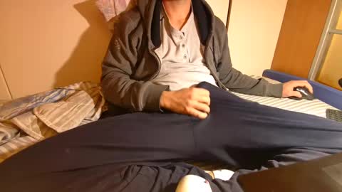 Snapshot of mysecr3tsins chatting on 12-19-24, 05:40 Ben online show from 12-19-24, 05:40