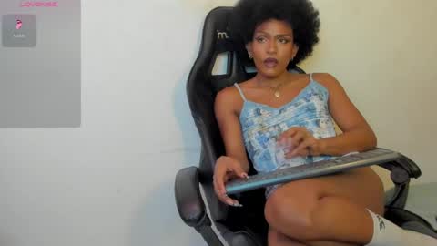 Snapshot of myst18_hunter chatting on 05-11-26, 11:46 Myst Hunter online show from 05-11-26, 11:46