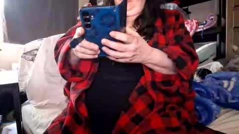 Snapshot of mysteriouswoman18 chatting on 11-22-25, 06:40 mysteriouswoman18 online show from 11-22-25, 06:40