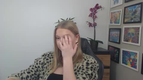 Erica online show from 02-11-26, 01:05