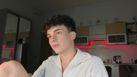 Snapshot of mystic_evan chatting on 09-16-25, 04:08 Evan Brown online show from 09-16-25, 04:08