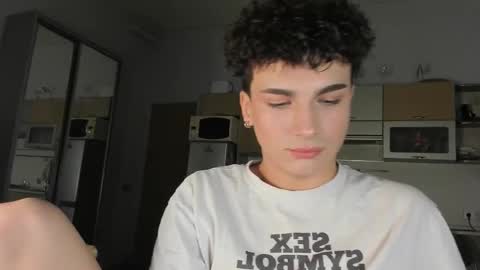 Snapshot of mystic_evan chatting on 09-17-25, 12:18 Evan Brown online show from 09-17-25, 12:18