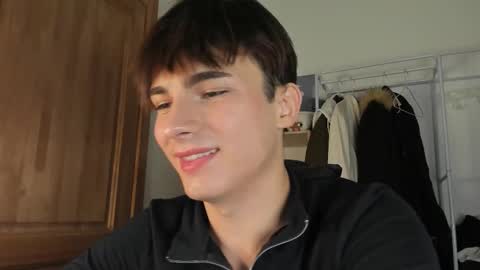 Snapshot of mystic_evan chatting on 10-19-25, 09:59 Evan Brown online show from 10-19-25, 09:59