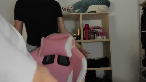 Snapshot of mystic_evan chatting on 10-28-25, 11:51 Evan Brown online show from 10-28-25, 11:51