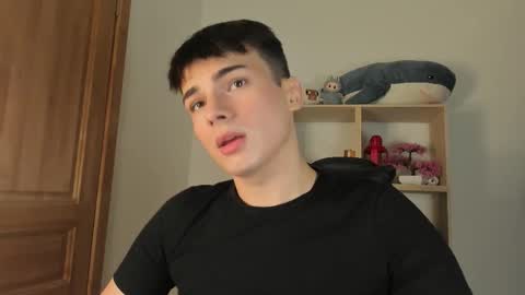 Snapshot of mystic_evan chatting on 11-03-25, 11:15 Evan Brown online show from 11-03-25, 11:15