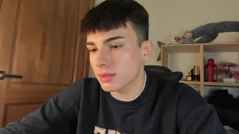 Snapshot of mystic_evan chatting on 11-06-25, 01:01 Evan Brown online show from 11-06-25, 01:01