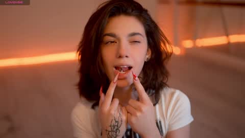 Snapshot of mystica_ chatting on 12-27-24, 06:57 MILLI online show from 12-27-24, 06:57