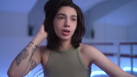 Snapshot of mystica_ chatting on 01-05-25, 06:46 MILLI online show from 01-05-25, 06:46