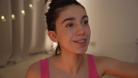 Snapshot of mystica_ chatting on 01-07-25, 10:32 MILLI online show from 01-07-25, 10:32