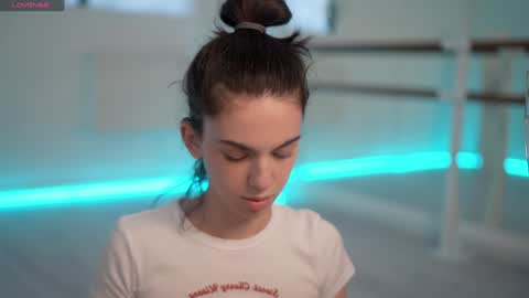 Snapshot of mystica_ chatting on 01-20-25, 09:46 MILLI online show from 01-20-25, 09:46