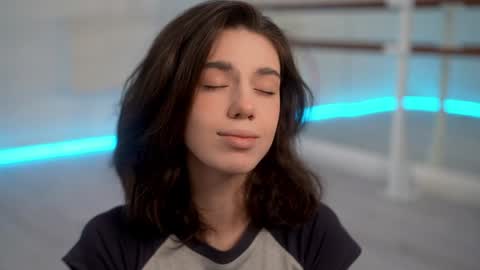 Snapshot of mystica_ chatting on 01-21-25, 07:04 MILLI online show from 01-21-25, 07:04