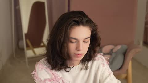 Snapshot of mystica_ chatting on 01-28-25, 07:11 MILLI online show from 01-28-25, 07:11