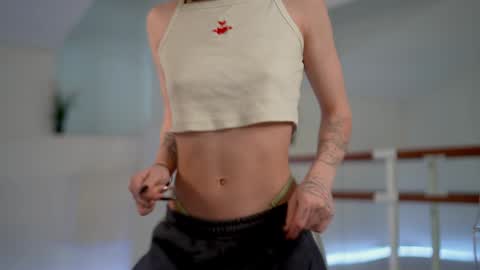 Snapshot of mystica_ chatting on 01-29-25, 10:05 MILLI online show from 01-29-25, 10:05