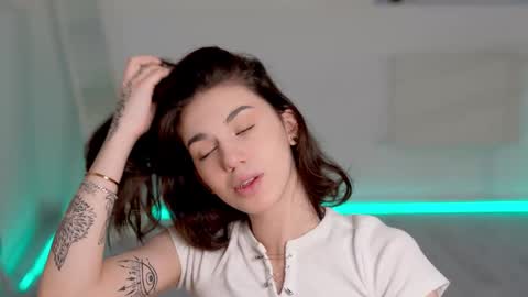 Snapshot of mystica_ chatting on 02-11-25, 07:02 MILLI online show from 02-11-25, 07:02