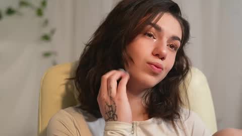 Snapshot of mystica_ chatting on 02-22-25, 07:01 MILLI online show from 02-22-25, 07:01